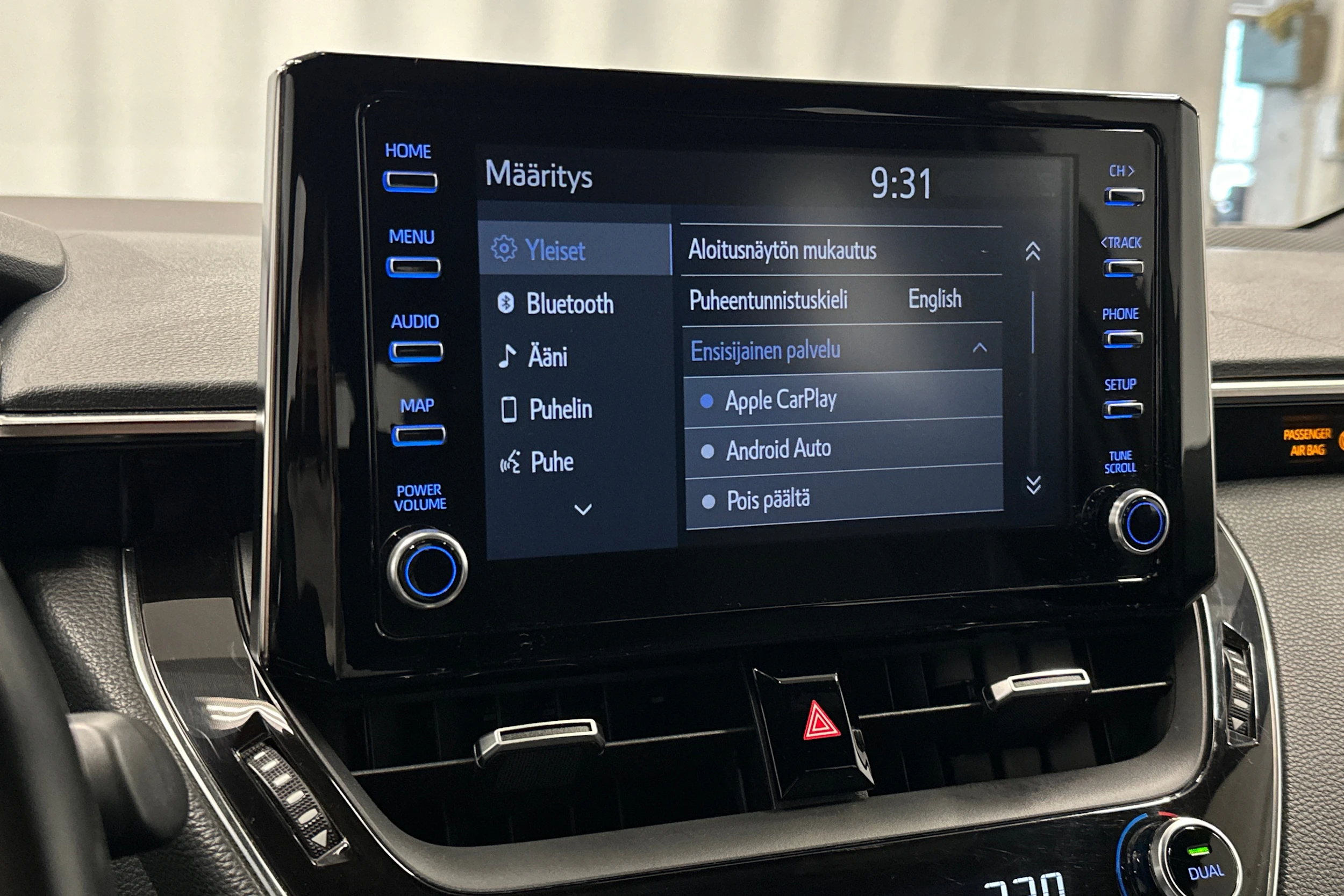 valkoinen Toyota Corolla 2019 kuva 23.
