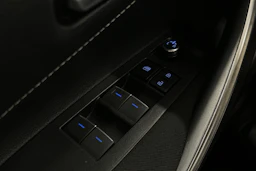 valkoinen Toyota Corolla 2019 kuva 31.