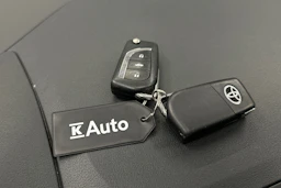 valkoinen Toyota Corolla 2019 kuva 32.