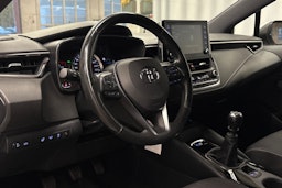 valkoinen Toyota Corolla 2019 kuva 3.