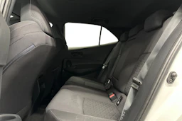 valkoinen Toyota Corolla 2019 kuva 11.