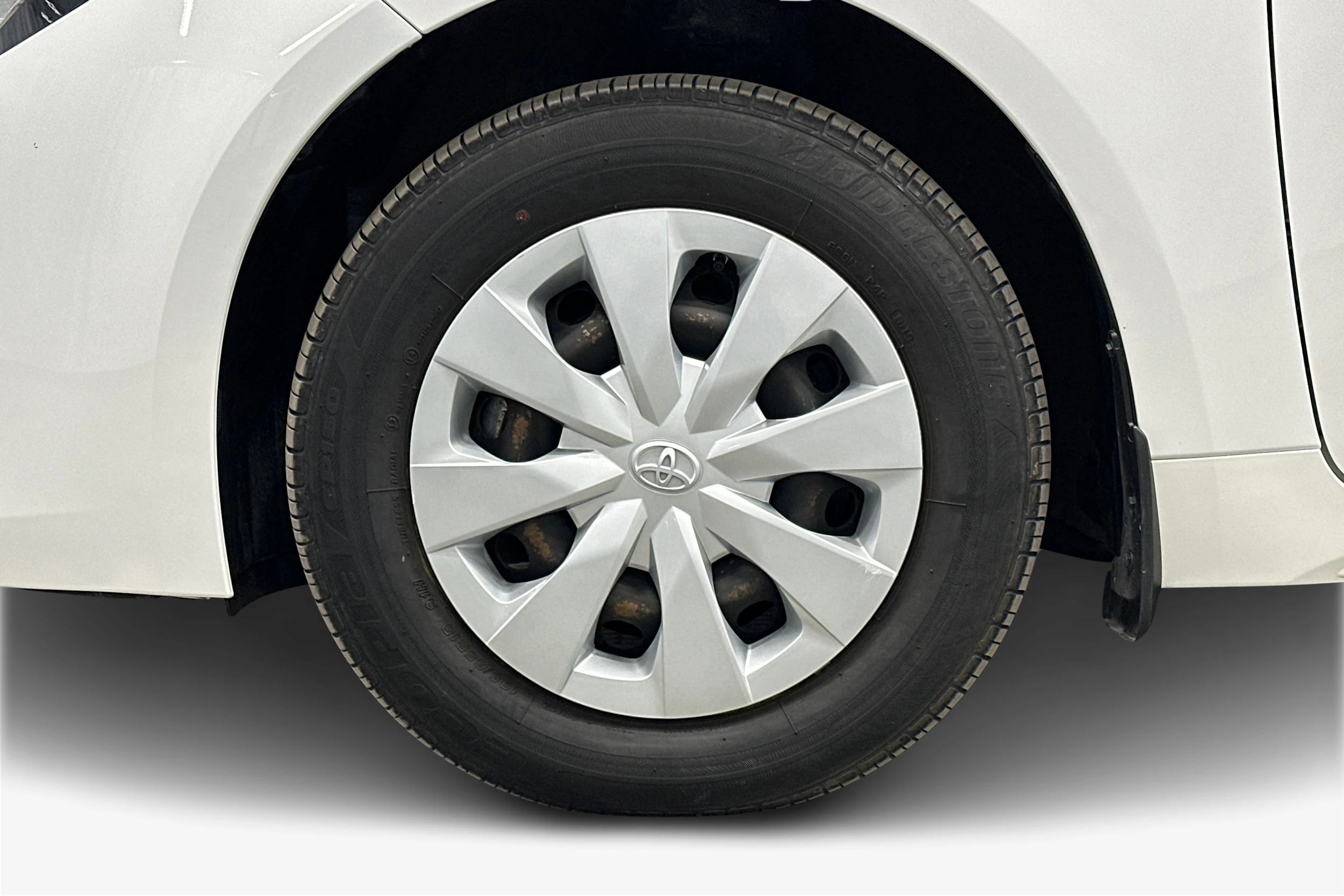 valkoinen Toyota Corolla 2019 kuva 12.