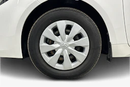 valkoinen Toyota Corolla 2019 kuva 12.