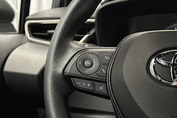 valkoinen Toyota Corolla 2019 kuva 18.