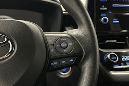 valkoinen Toyota Corolla 2019 kuva 19.
