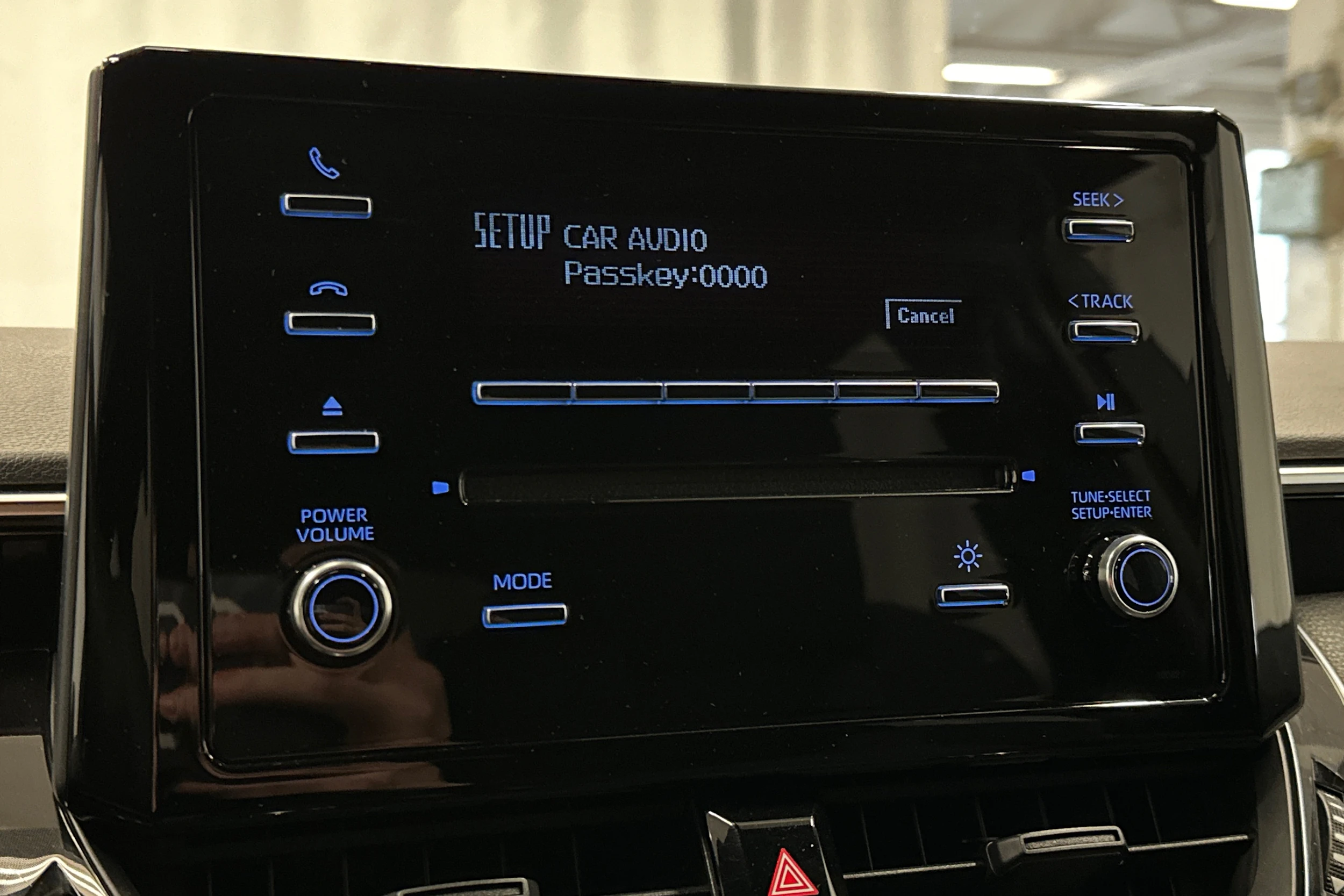 valkoinen Toyota Corolla 2019 kuva 21.