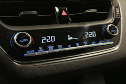 valkoinen Toyota Corolla 2019 kuva 22.