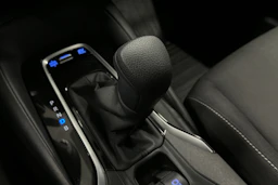 valkoinen Toyota Corolla 2019 kuva 23.