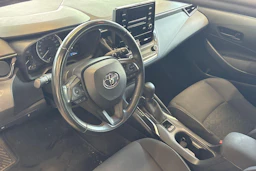 Valkoinen Toyota Corolla 2019 kuva 3.