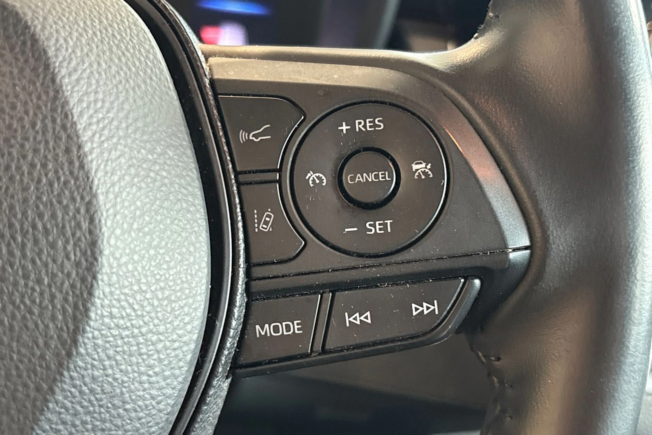 Valkoinen Toyota Corolla 2019 kuva 18.