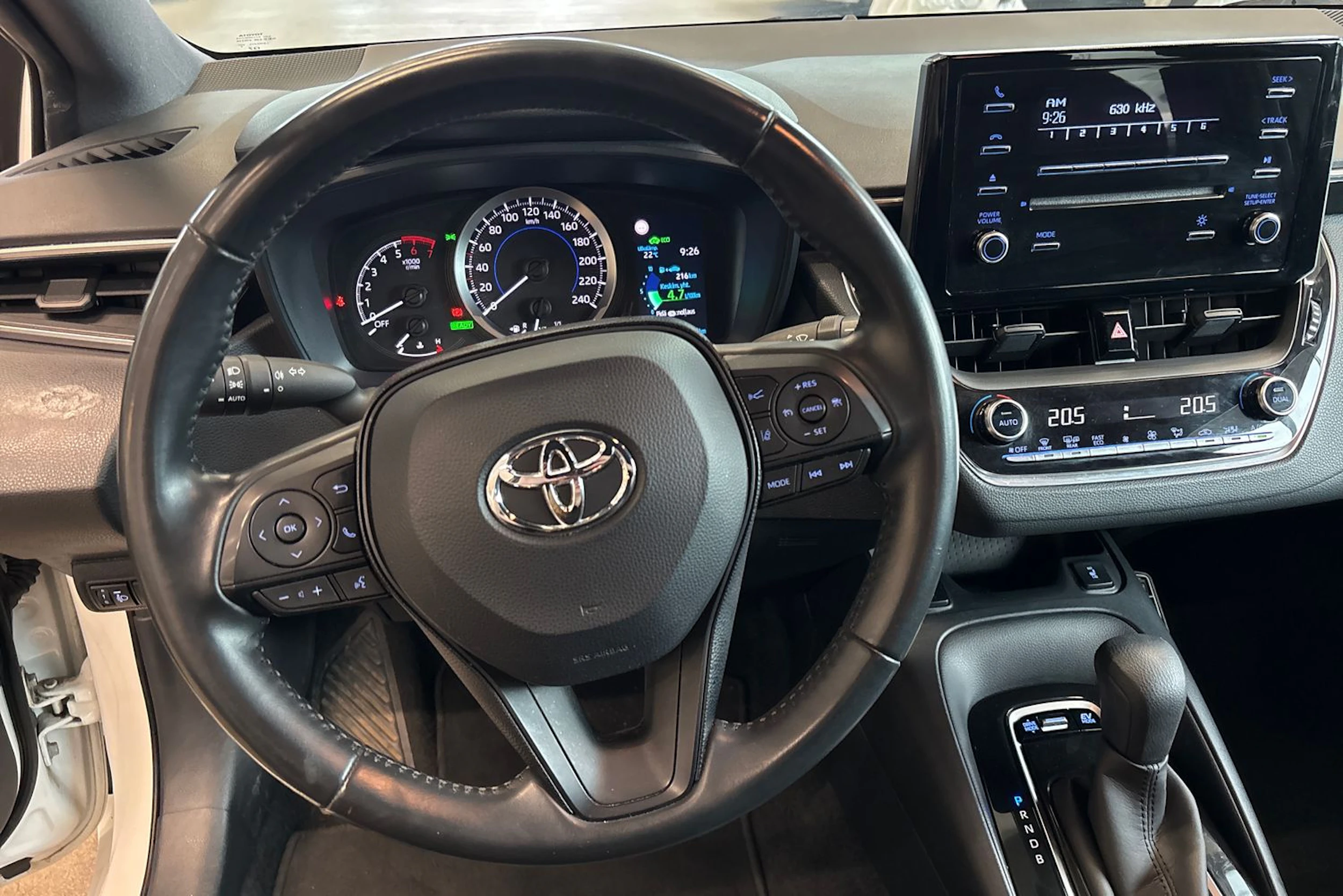 Valkoinen Toyota Corolla 2019 kuva 26.