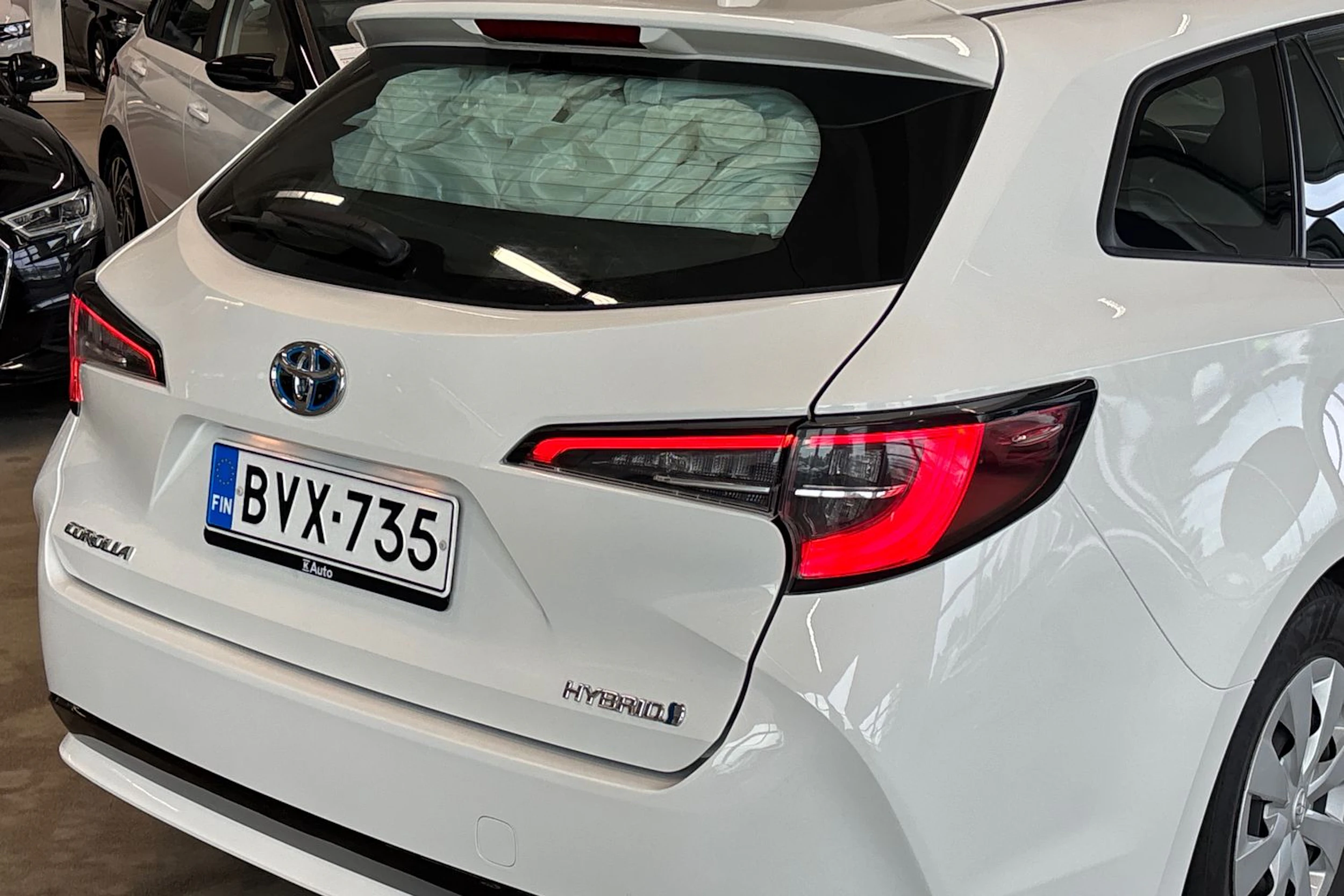 Valkoinen Toyota Corolla 2019 kuva 29.