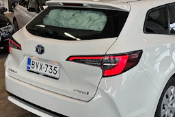 Valkoinen Toyota Corolla 2019 kuva 29.