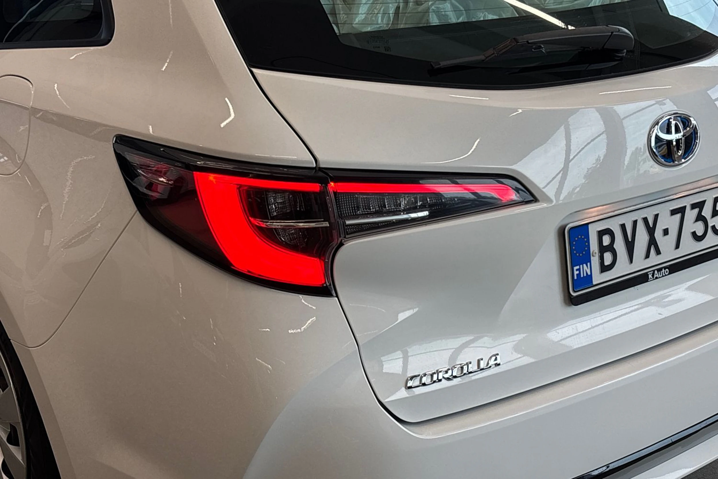 Valkoinen Toyota Corolla 2019 kuva 30.