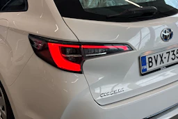 Valkoinen Toyota Corolla 2019 kuva 30.
