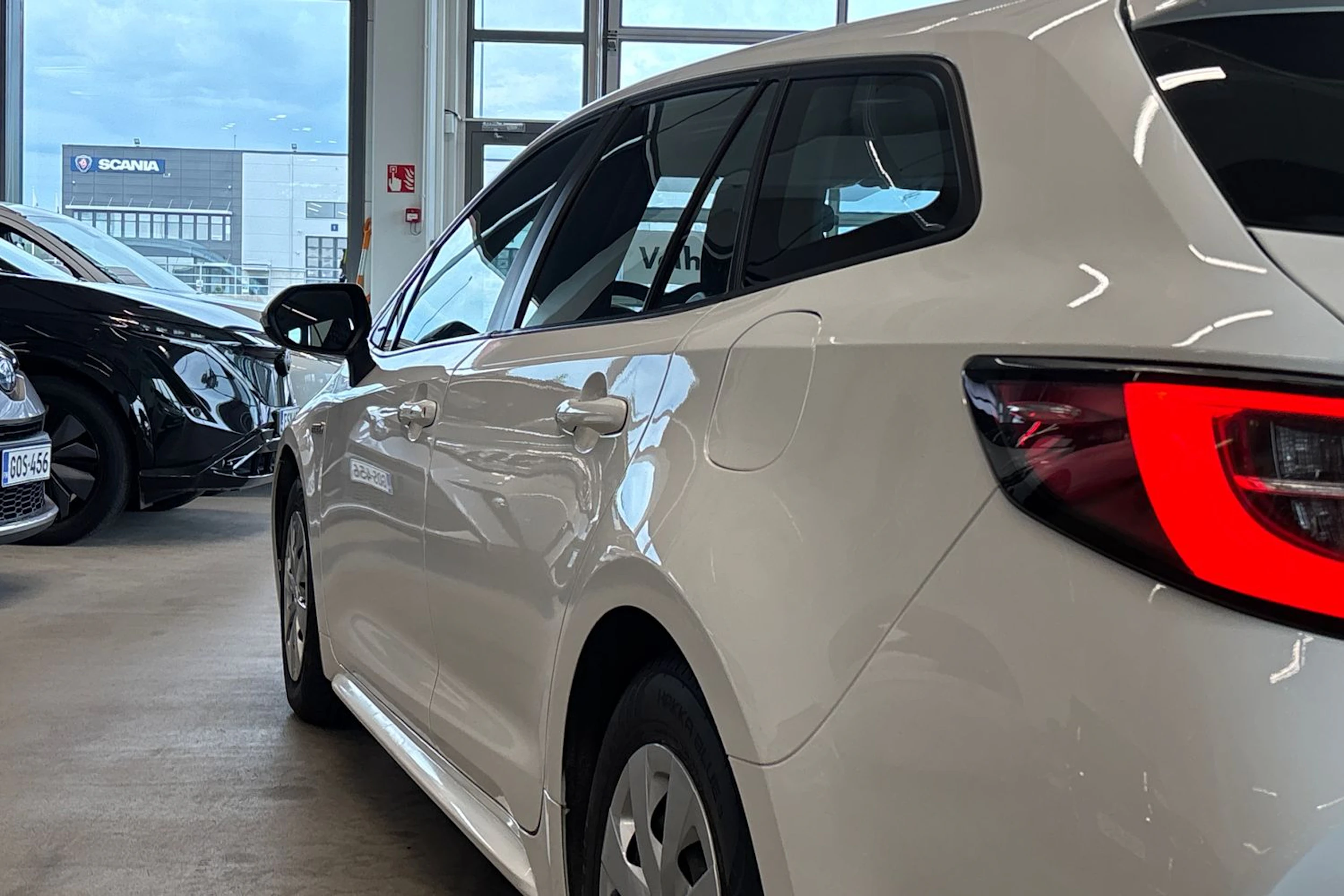 Valkoinen Toyota Corolla 2019 kuva 31.