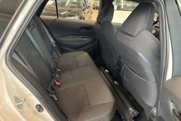 Valkoinen Toyota Corolla 2019 kuva 34.