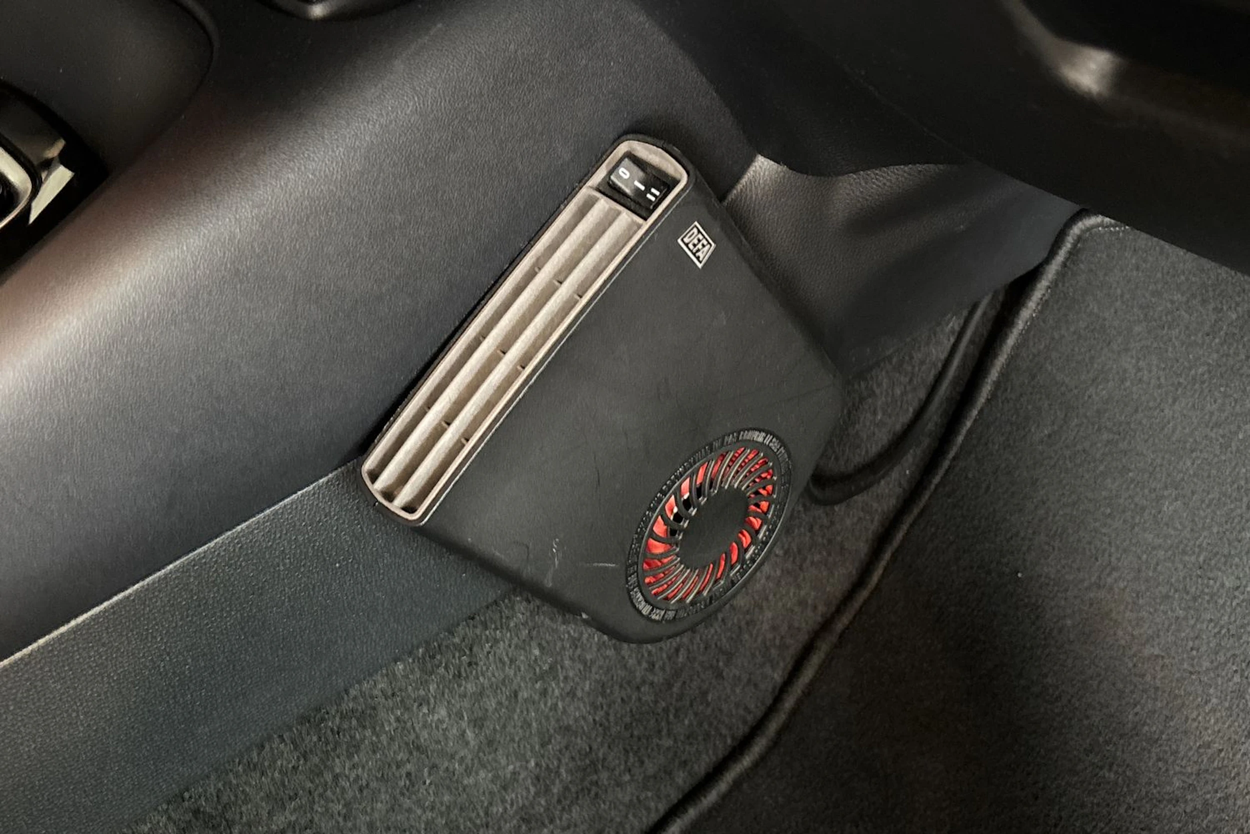 Valkoinen Toyota Corolla 2019 kuva 37.