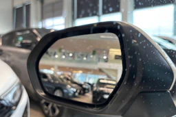 Valkoinen Toyota Corolla 2019 kuva 40.