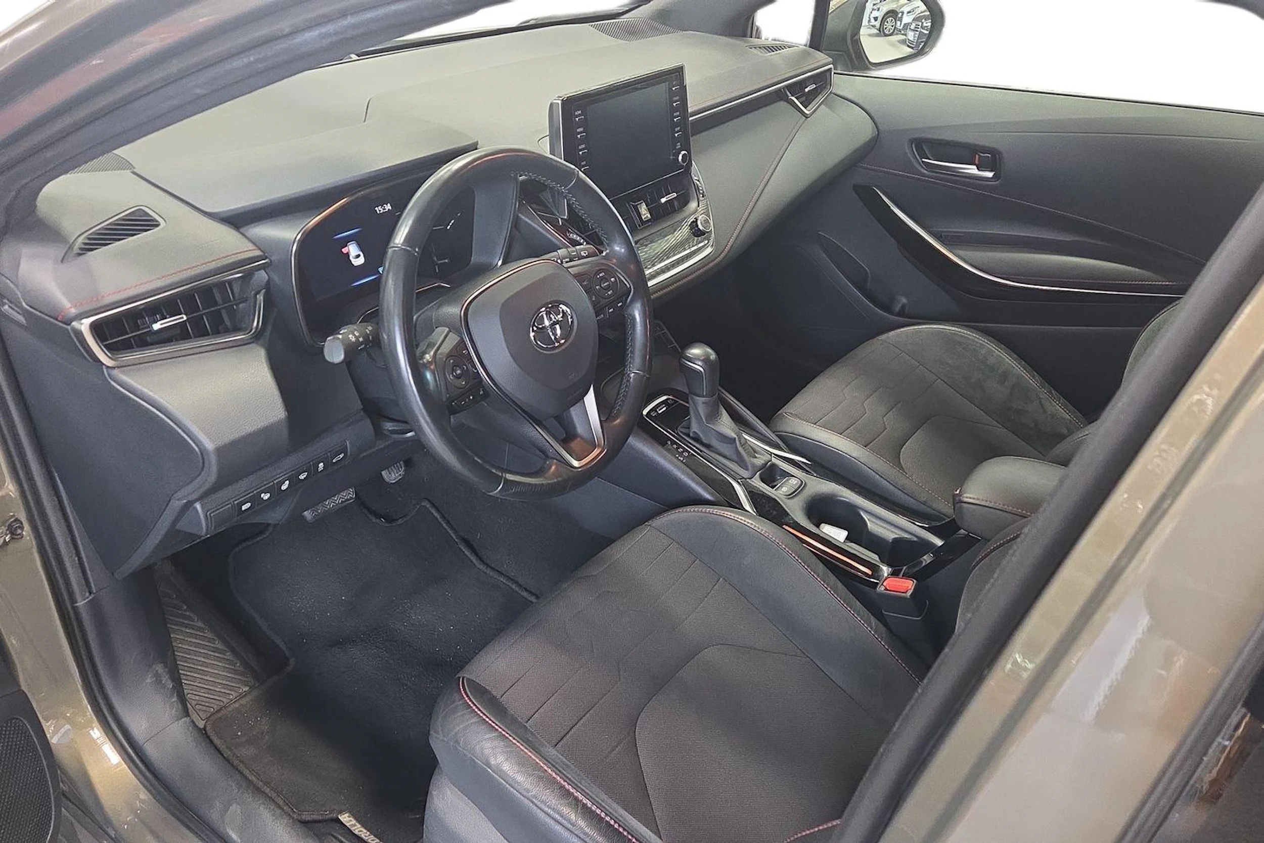 ruskea (beige) Toyota Corolla 2019 kuva 3.