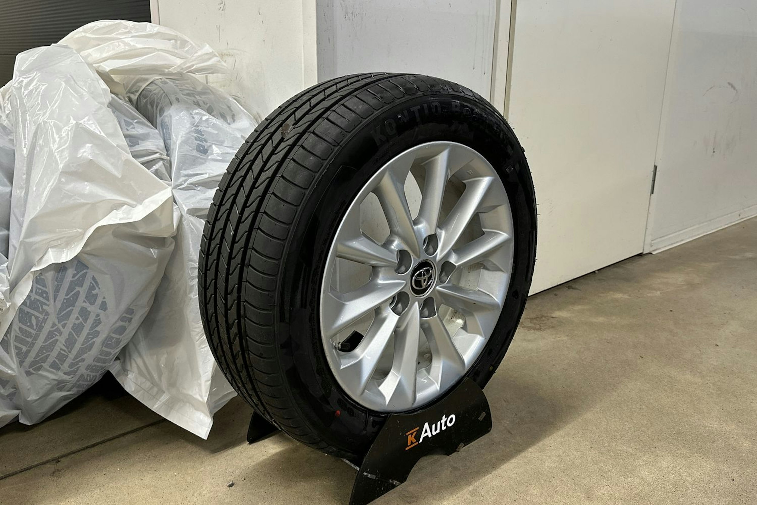 hopea Toyota Corolla 2019 kuva 13.