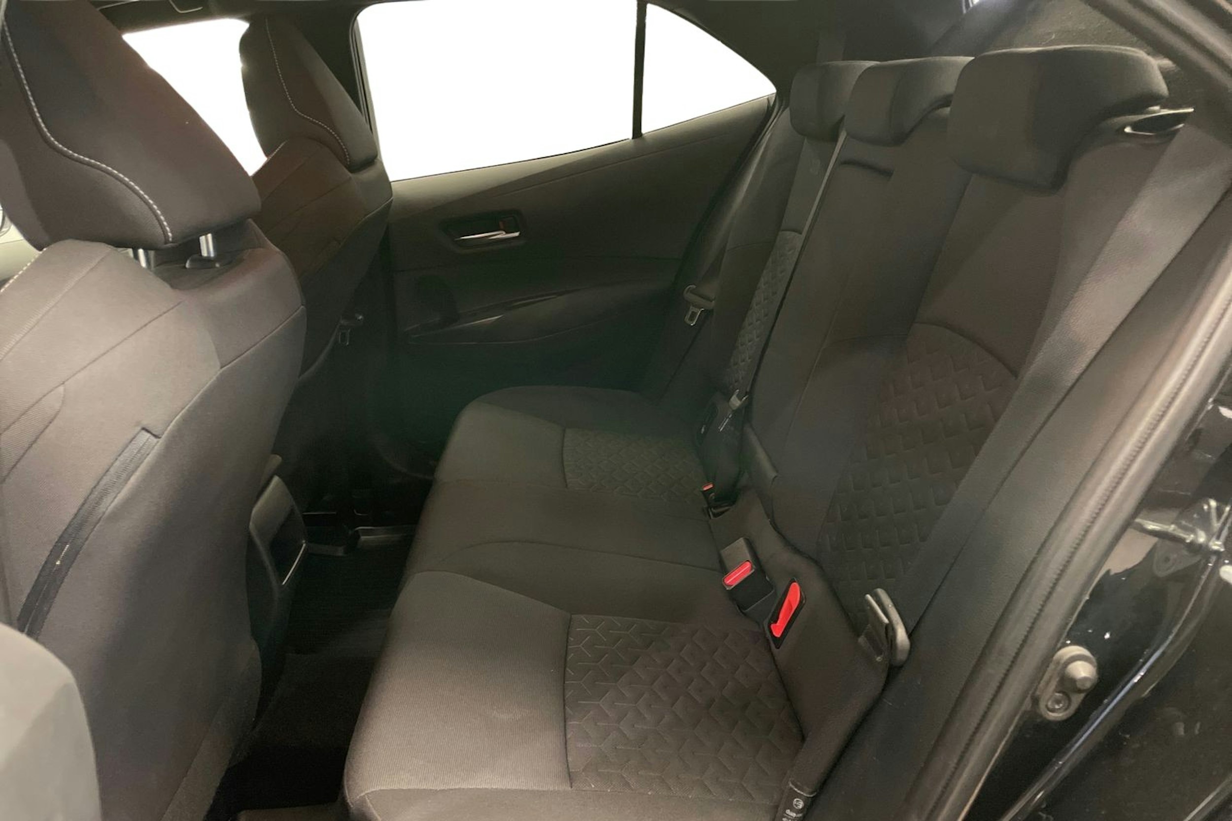 musta Toyota Corolla 2019 kuva 10.