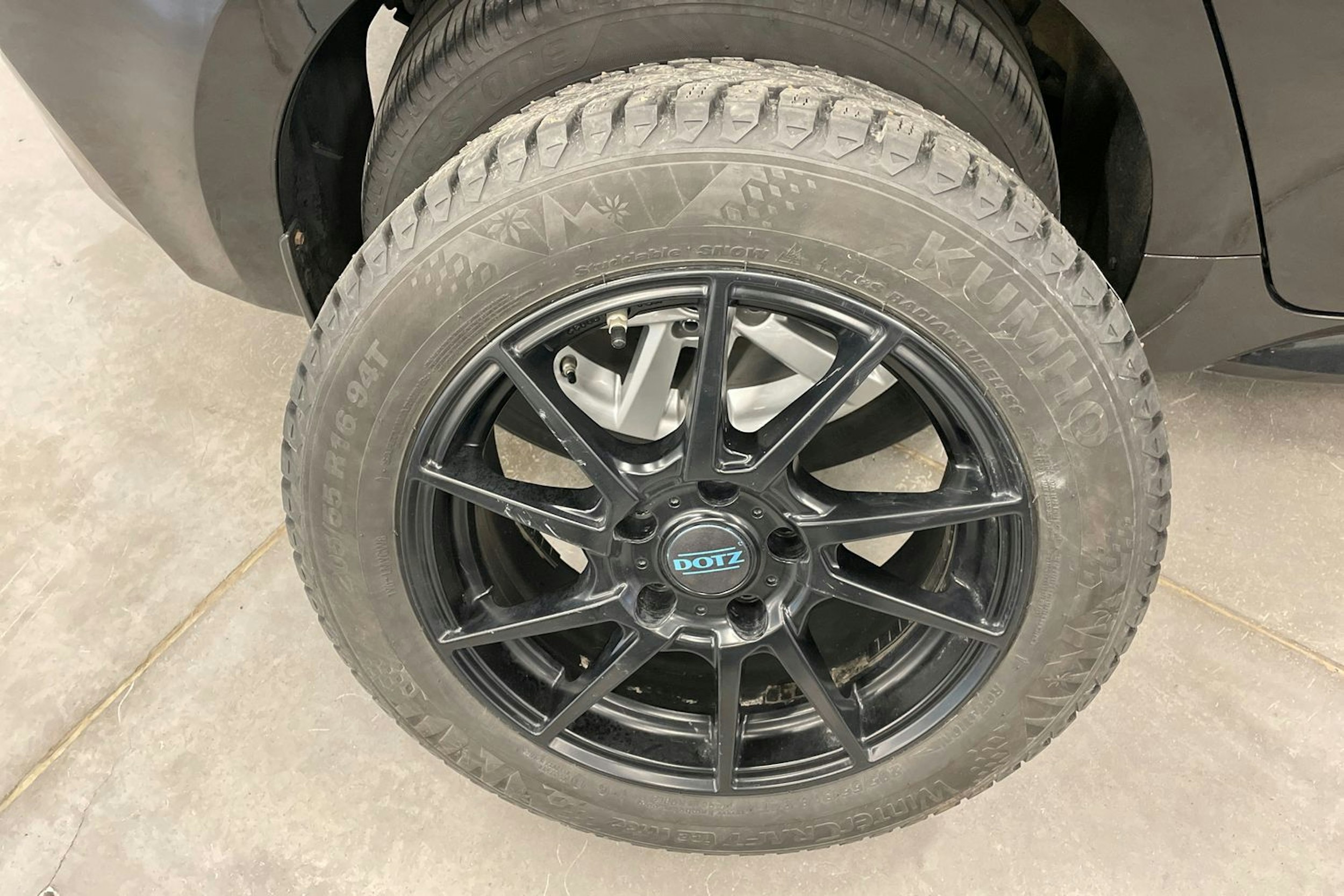 musta Toyota Corolla 2019 kuva 13.