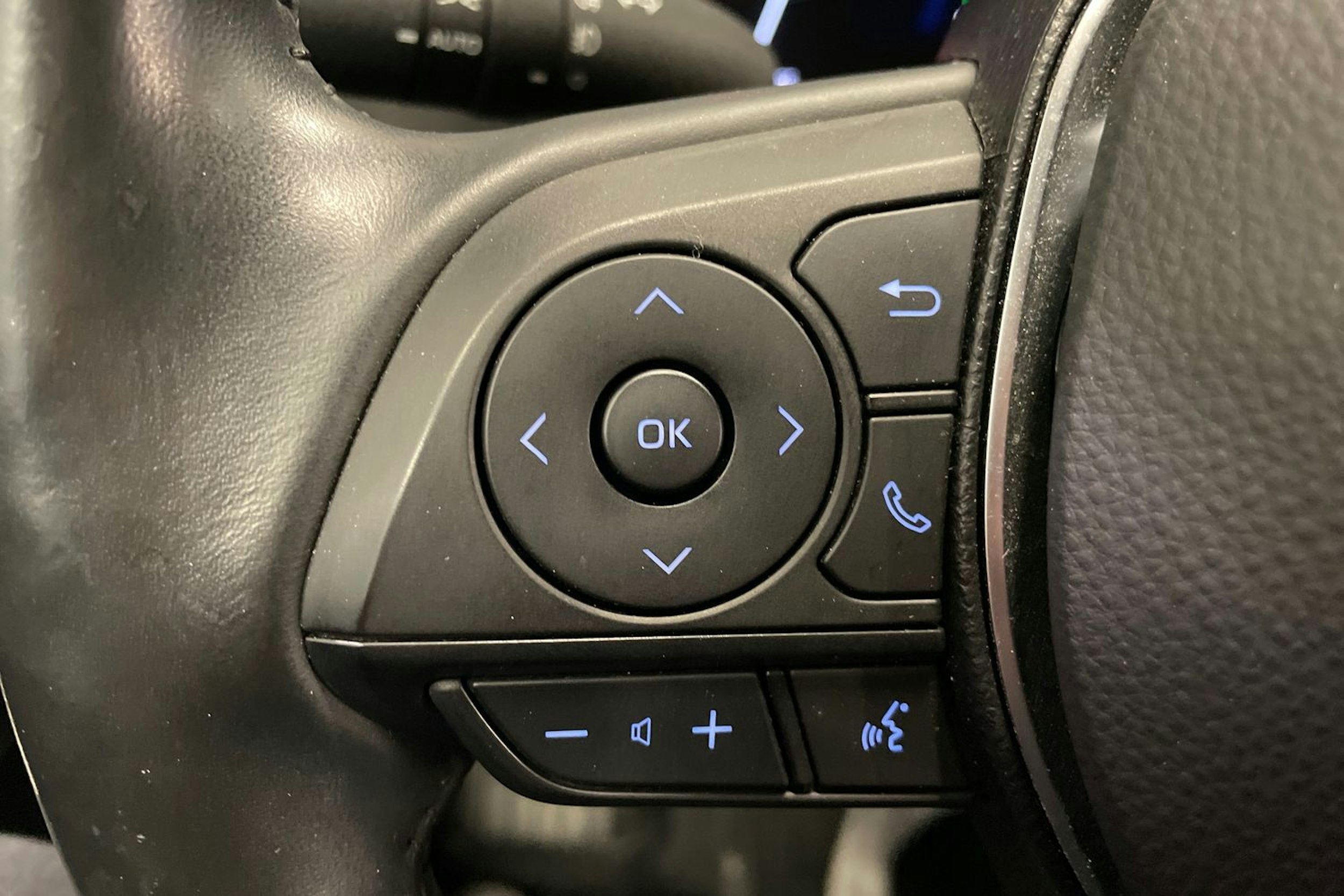 musta Toyota Corolla 2019 kuva 21.