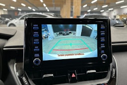 valkoinen Toyota Corolla 2019 kuva 15.