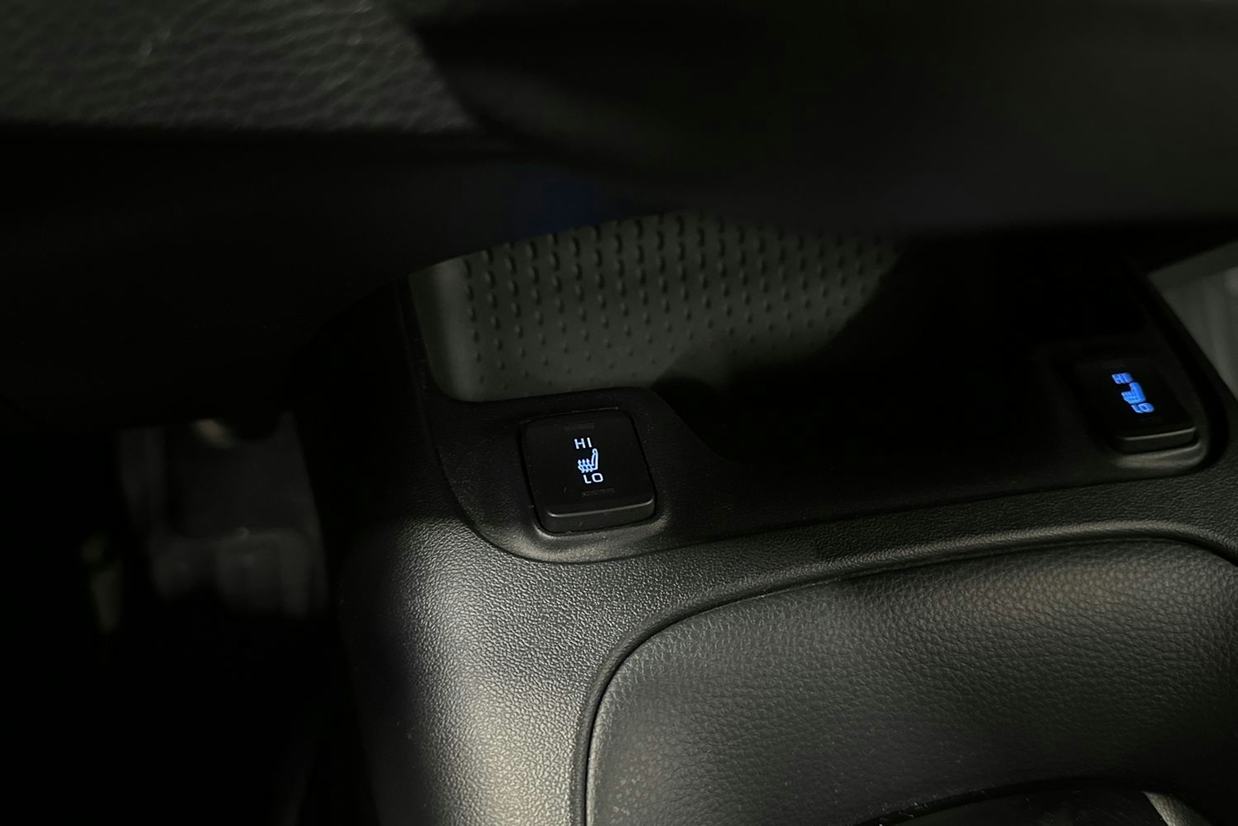 valkoinen Toyota Corolla 2019 kuva 19.