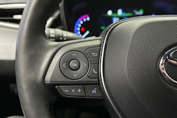 valkoinen Toyota Corolla 2019 kuva 22.