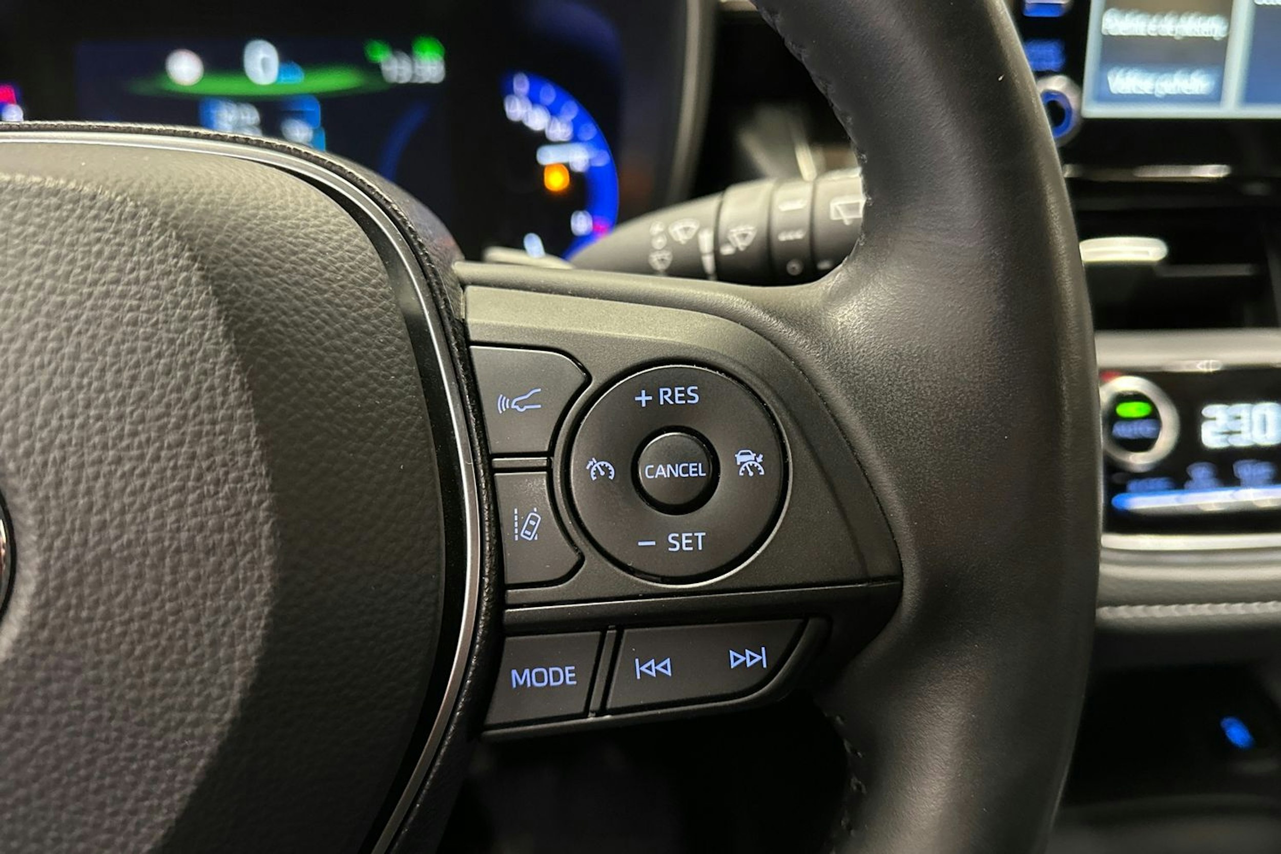 valkoinen Toyota Corolla 2019 kuva 23.