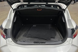 valkoinen Toyota Corolla 2019 kuva 26.