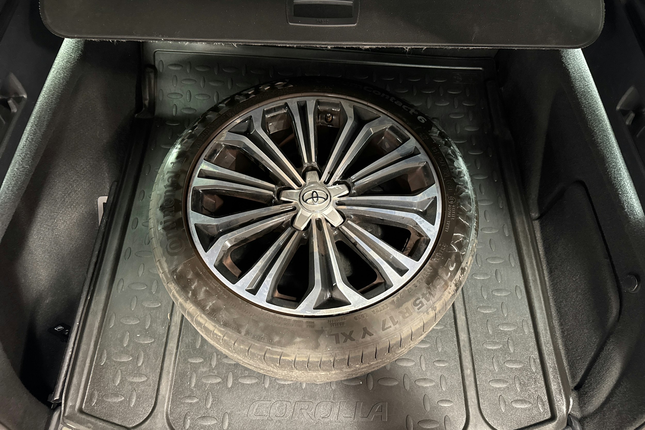 ruskea (beige) Toyota Corolla 2019 kuva 13.