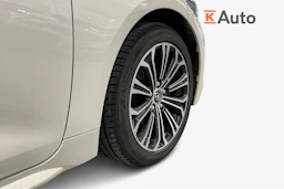 valkoinen Toyota Corolla 2019 kuva 9.