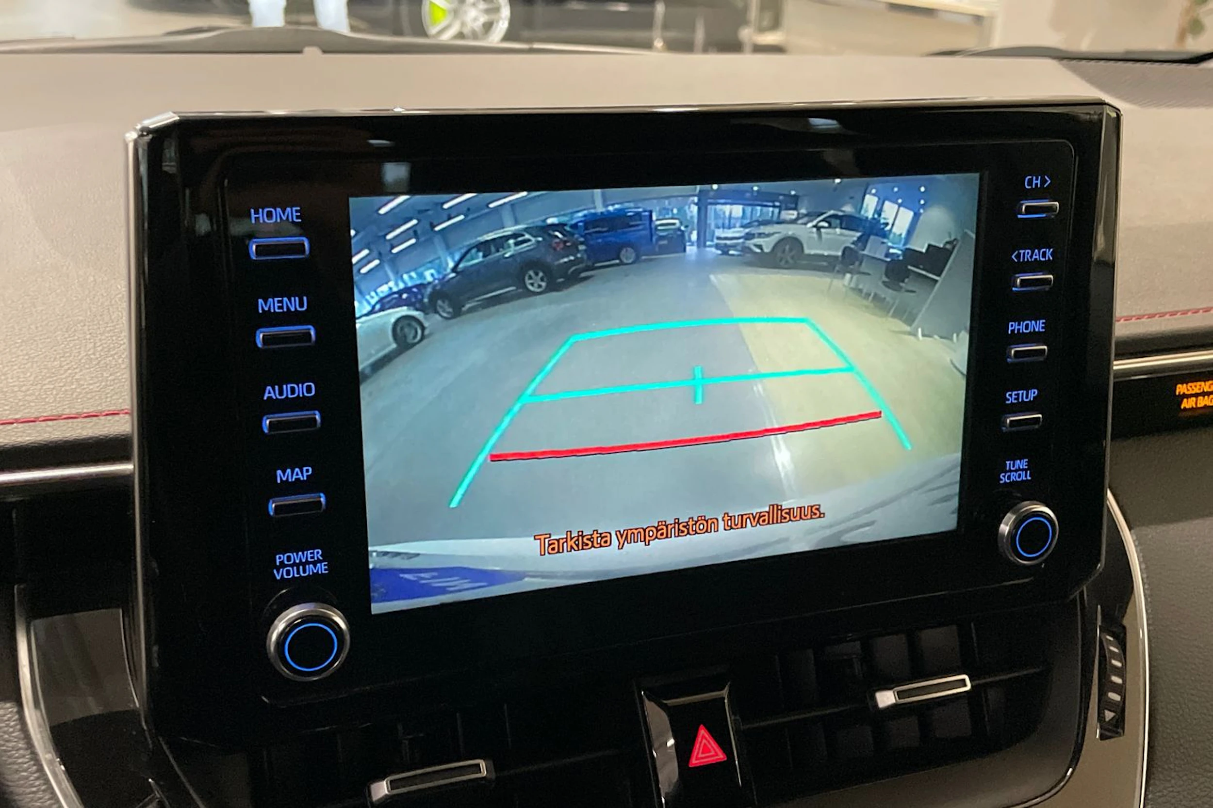 valkoinen Toyota Corolla 2019 kuva 11.