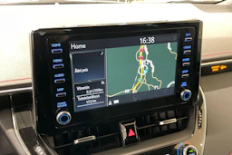 valkoinen Toyota Corolla 2019 kuva 12.