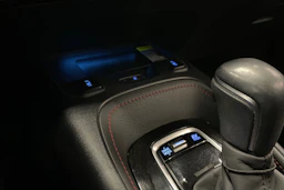 valkoinen Toyota Corolla 2019 kuva 18.