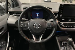 valkoinen Toyota Corolla 2019 kuva 19.