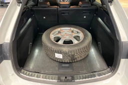 valkoinen Toyota Corolla 2019 kuva 20.