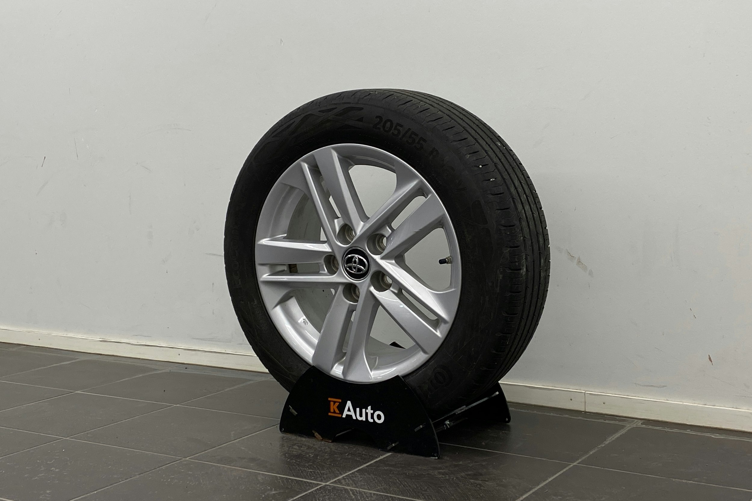 hopea Toyota Corolla 2019 kuva 13.