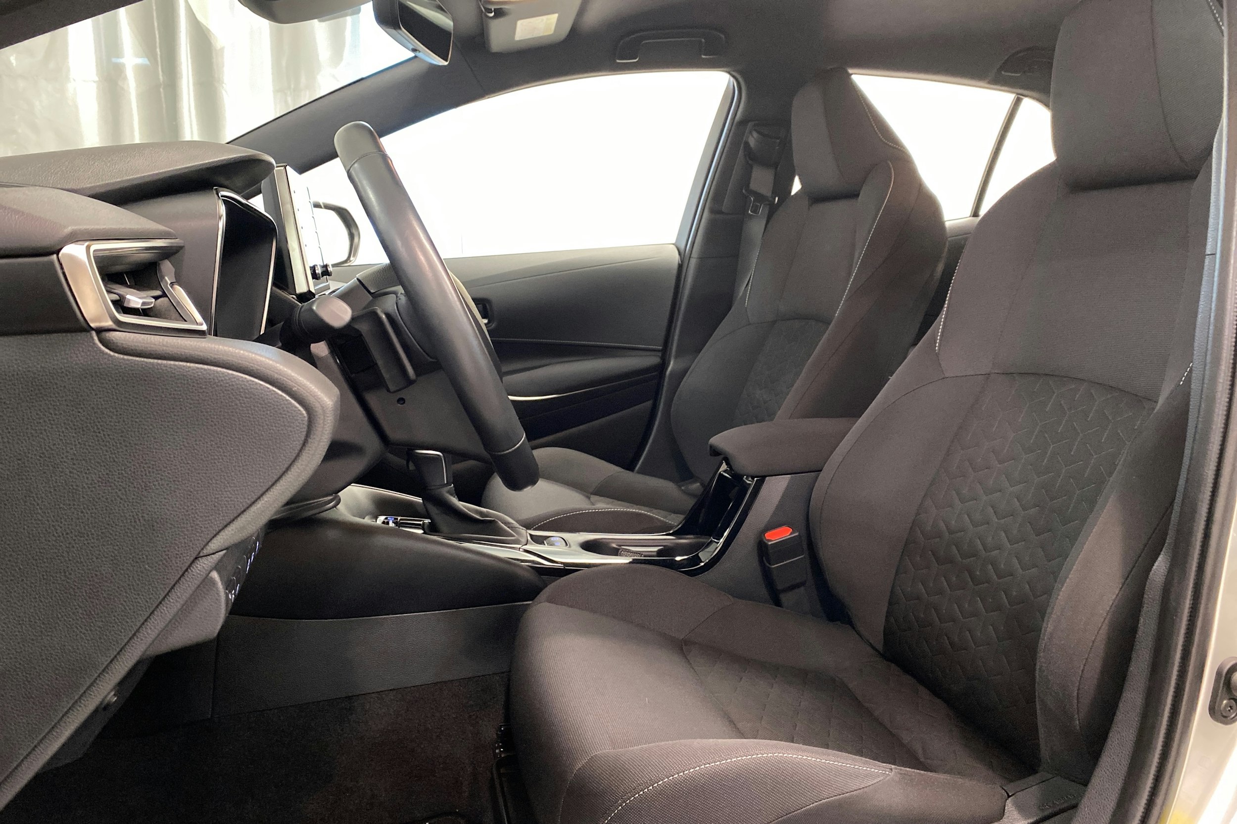 hopea Toyota Corolla 2019 kuva 24.