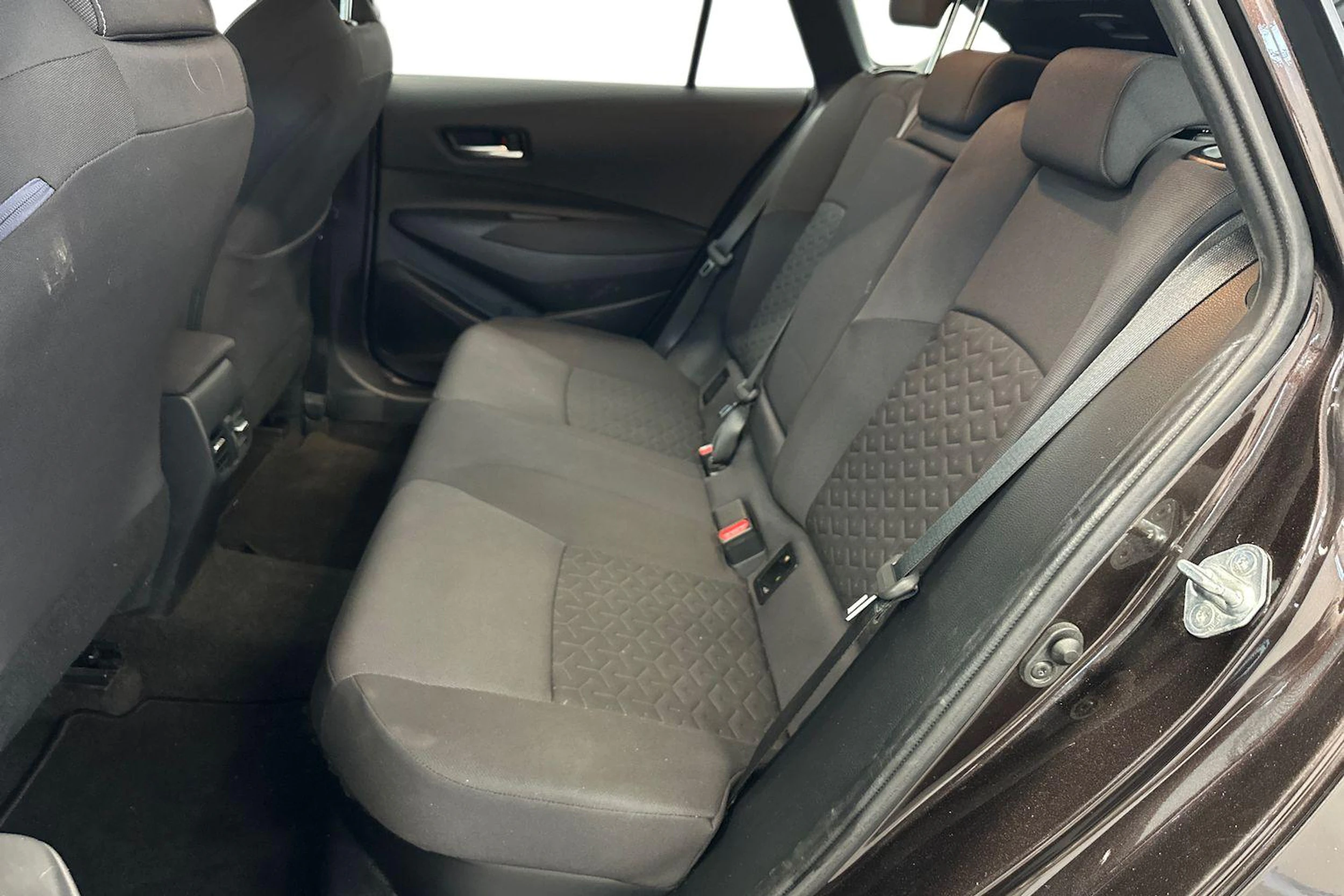 ruskea (beige) Toyota Corolla 2019 kuva 8.