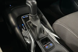 ruskea (beige) Toyota Corolla 2019 kuva 13.