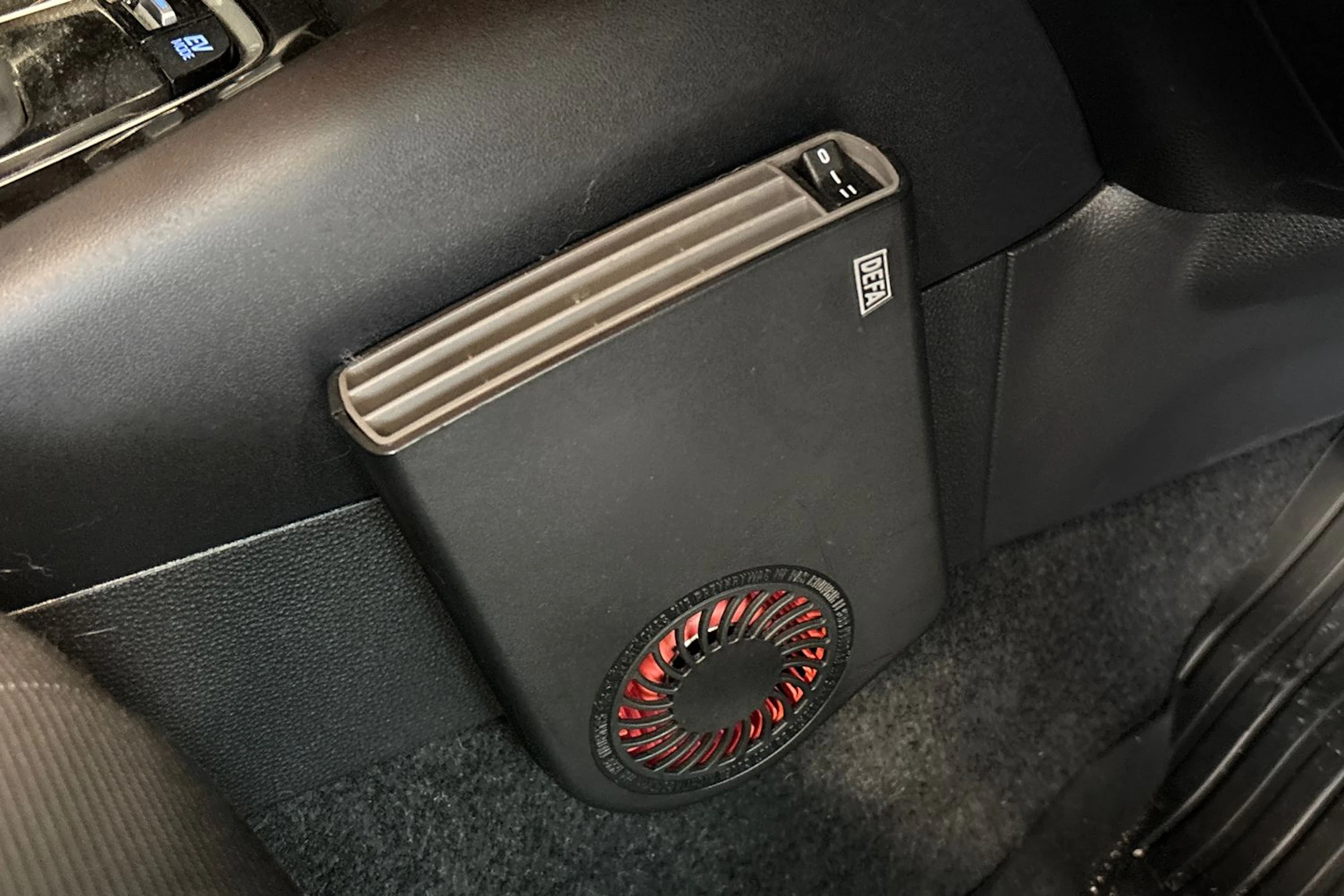 punainen Toyota Corolla 2019 kuva 5.