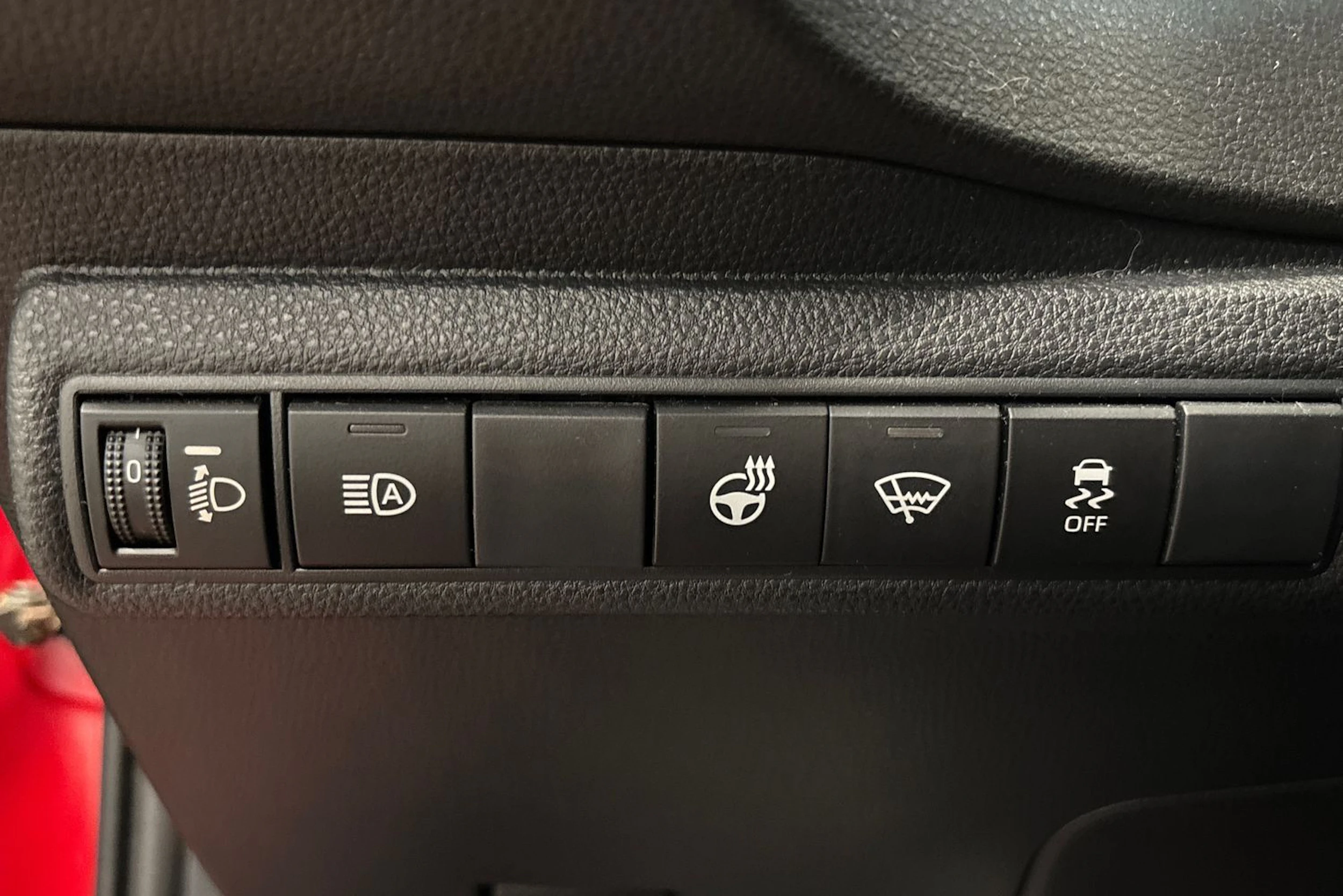 punainen Toyota Corolla 2019 kuva 6.