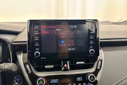 punainen Toyota Corolla 2019 kuva 16.