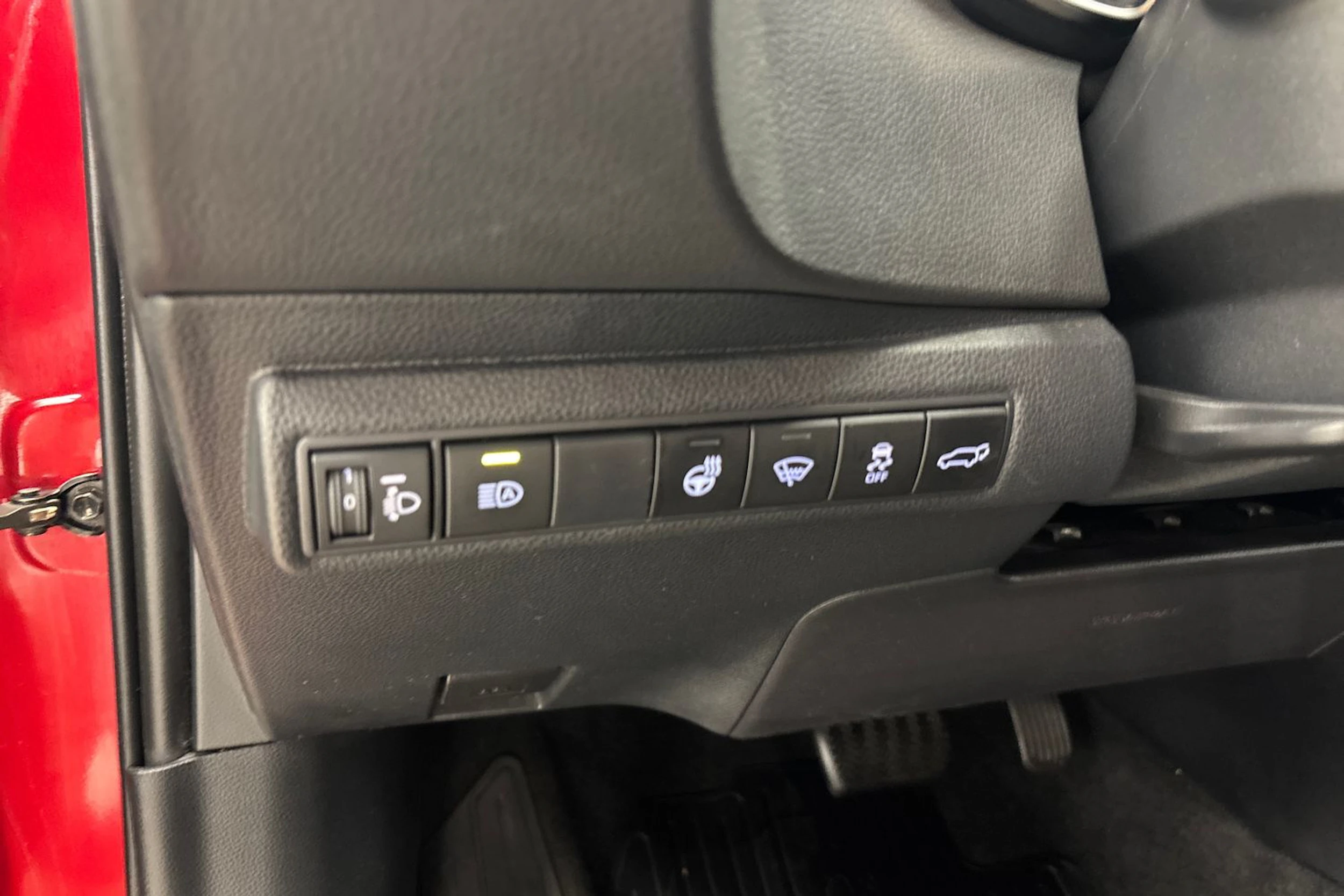 punainen Toyota Corolla 2019 kuva 18.