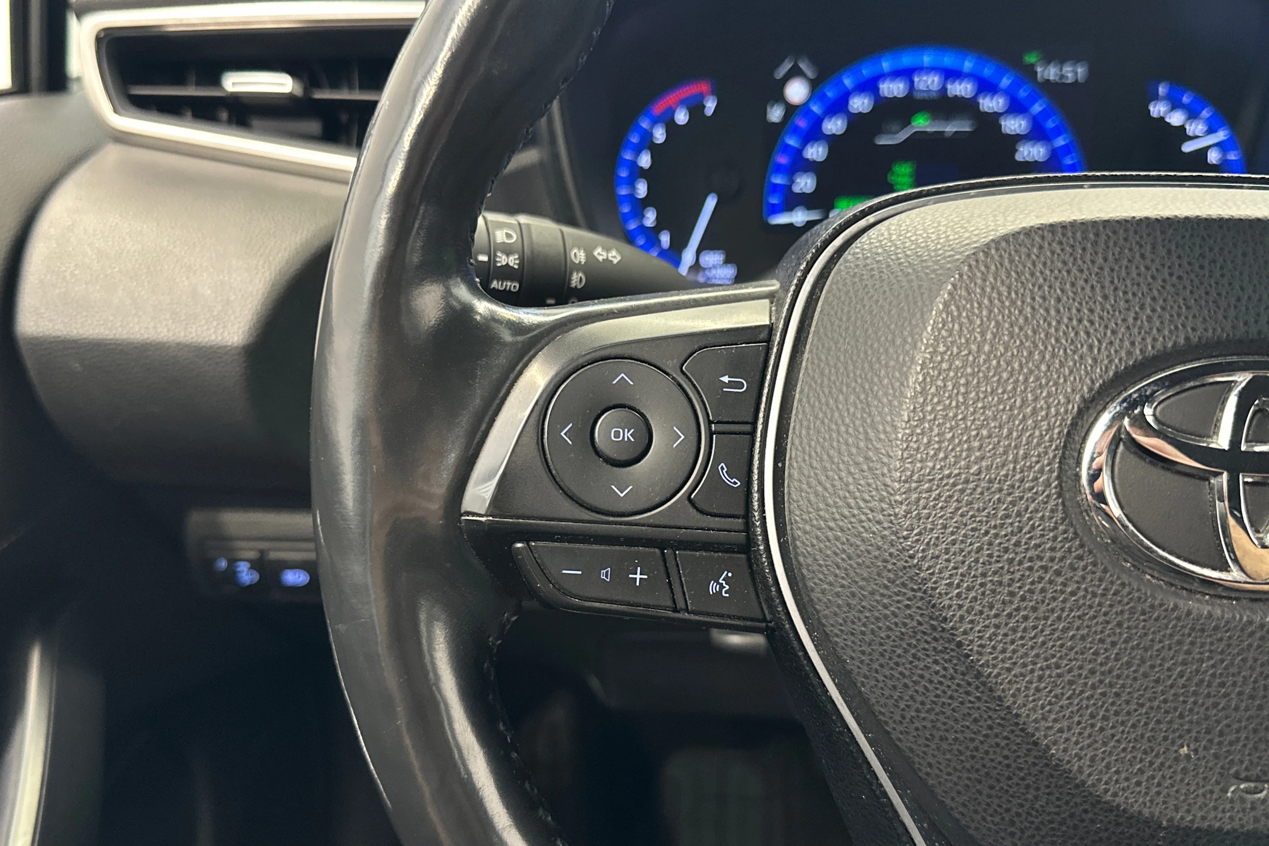 hopea Toyota Corolla 2019 kuva 13.