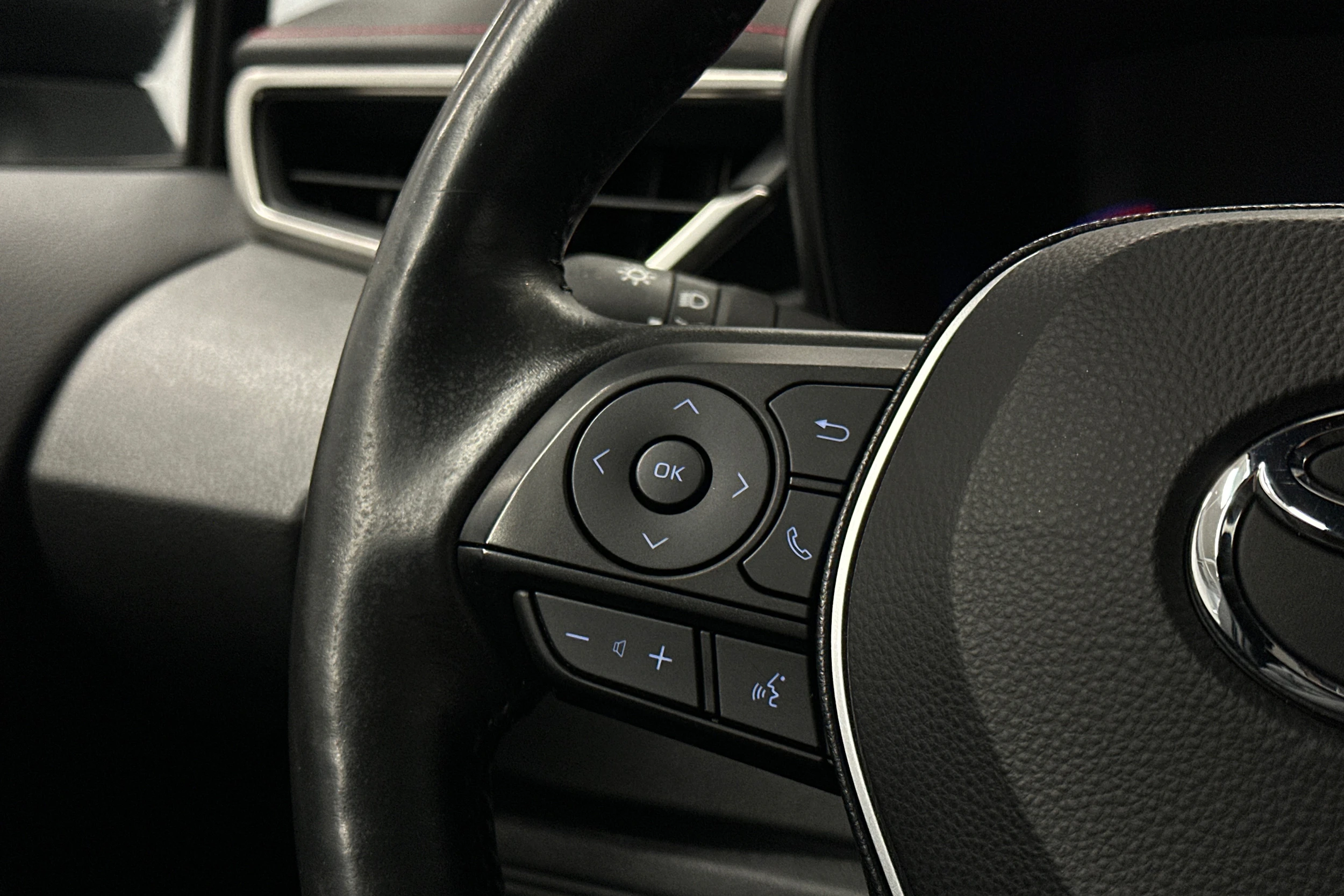 ruskea (beige) Toyota Corolla 2019 kuva 18.